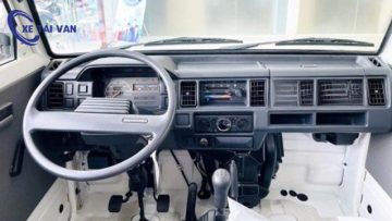 Khu vực Taplo trên xe van Suzuki 2 chỗ ngồi