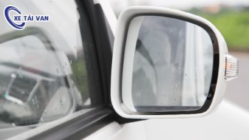 Gương chiếu hậu được bố trí tinh tế