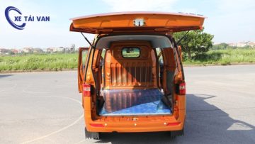 Thùng hàng rộng rãi xe van srm x30 2 chỗ 930kg bản nâng cấp mới