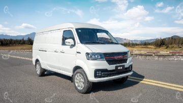 Thay đổi để khẳng định vị thế xe van SRM 868 2 chỗ