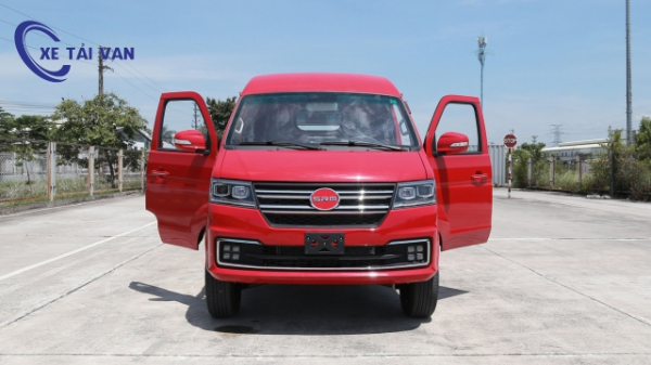 Xe tải van 2 chỗ SRM 868 chưa lăn bánh có giá 330.000.000 đ