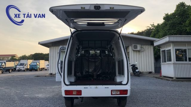 Xe tải van không được tự ý lắp thêm ghế phía sau