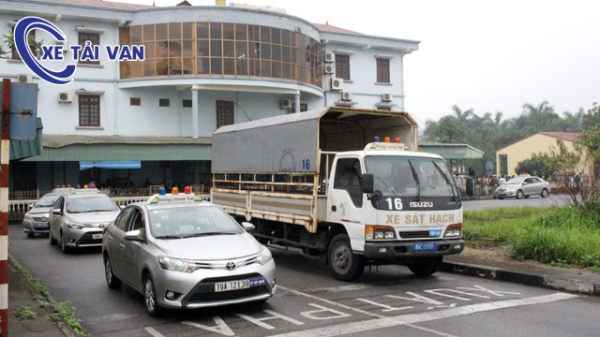Xe sử dụng trong trung tâm sát hạch không được cấp Tem đăng kiểm