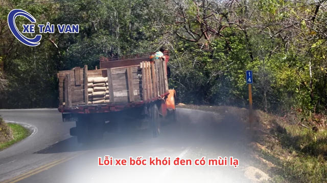 Lỗi xe bốc khói đen có mùi lạ