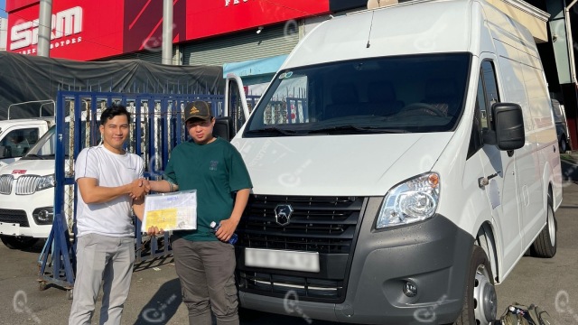 bàn giao xe van Gaz 3 chỗ cho Anh Minh