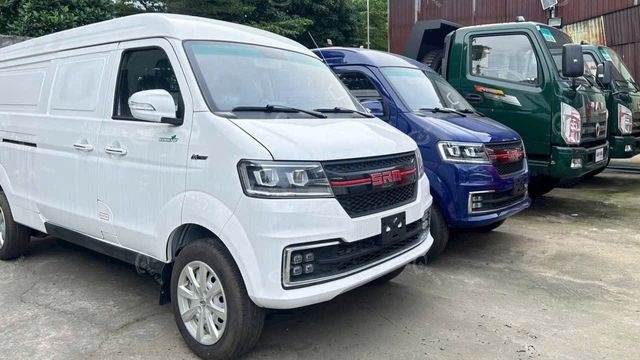 Mua xe tải van chở hàng SRM X30LP 2 chỗ 945kg tại Siêu thị xe tải van