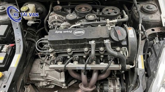 Động cơ J5 bền bỉ với mức tiêu hao nhiên liệu thấp chỉ 7 - 7,5 lít/100 km